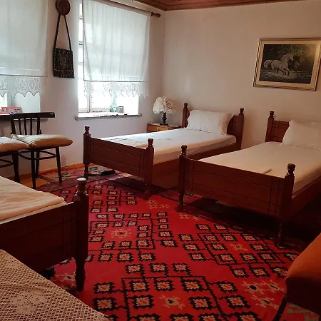 Eva Pensjonat Gjirokastra