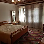 Eva بيت ضيافة Gjirokastër