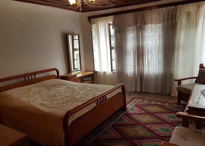 Eva Гостевой дом Гирокастра